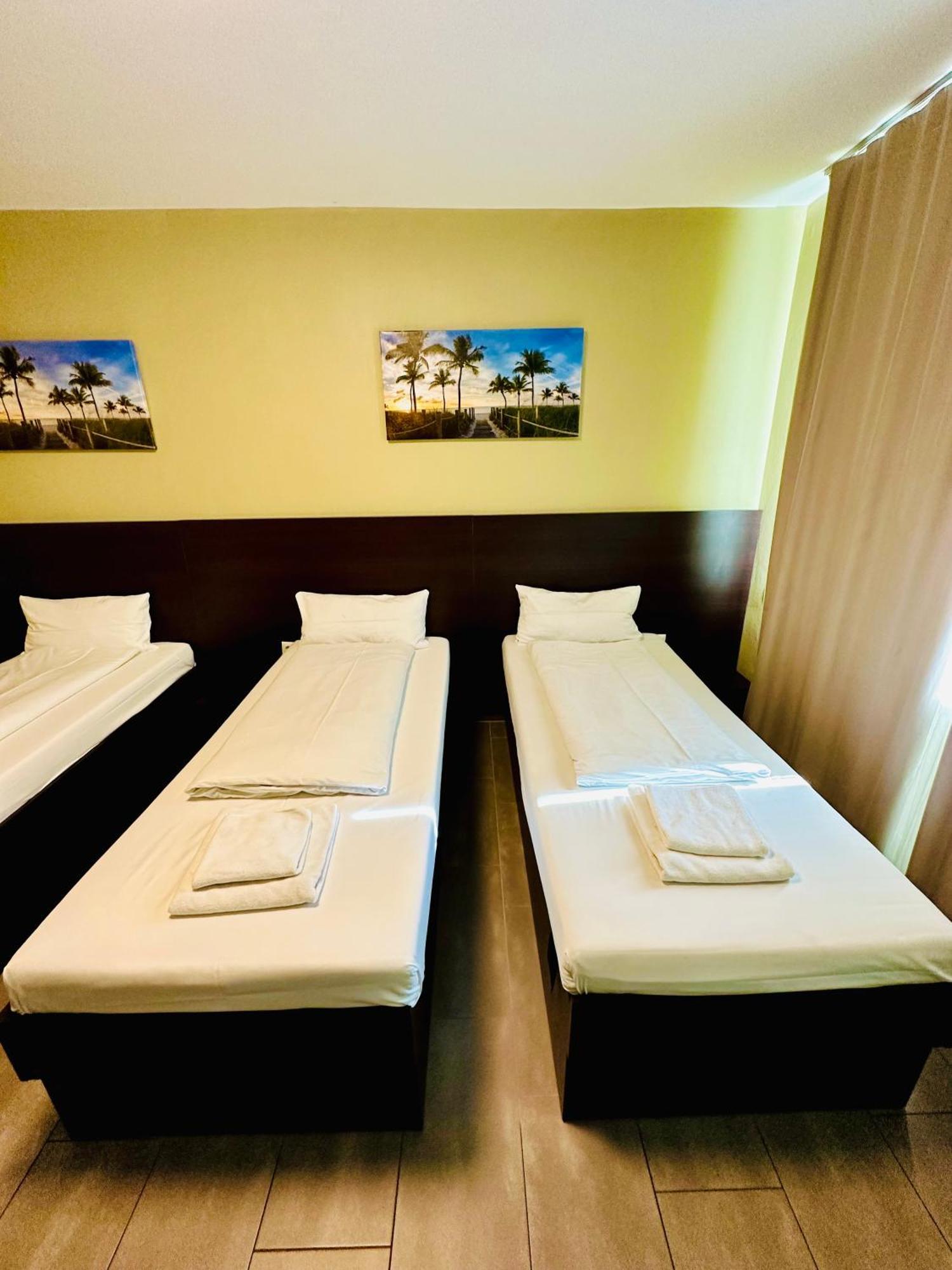 Hotel City Star Francoforte sul Meno Esterno foto