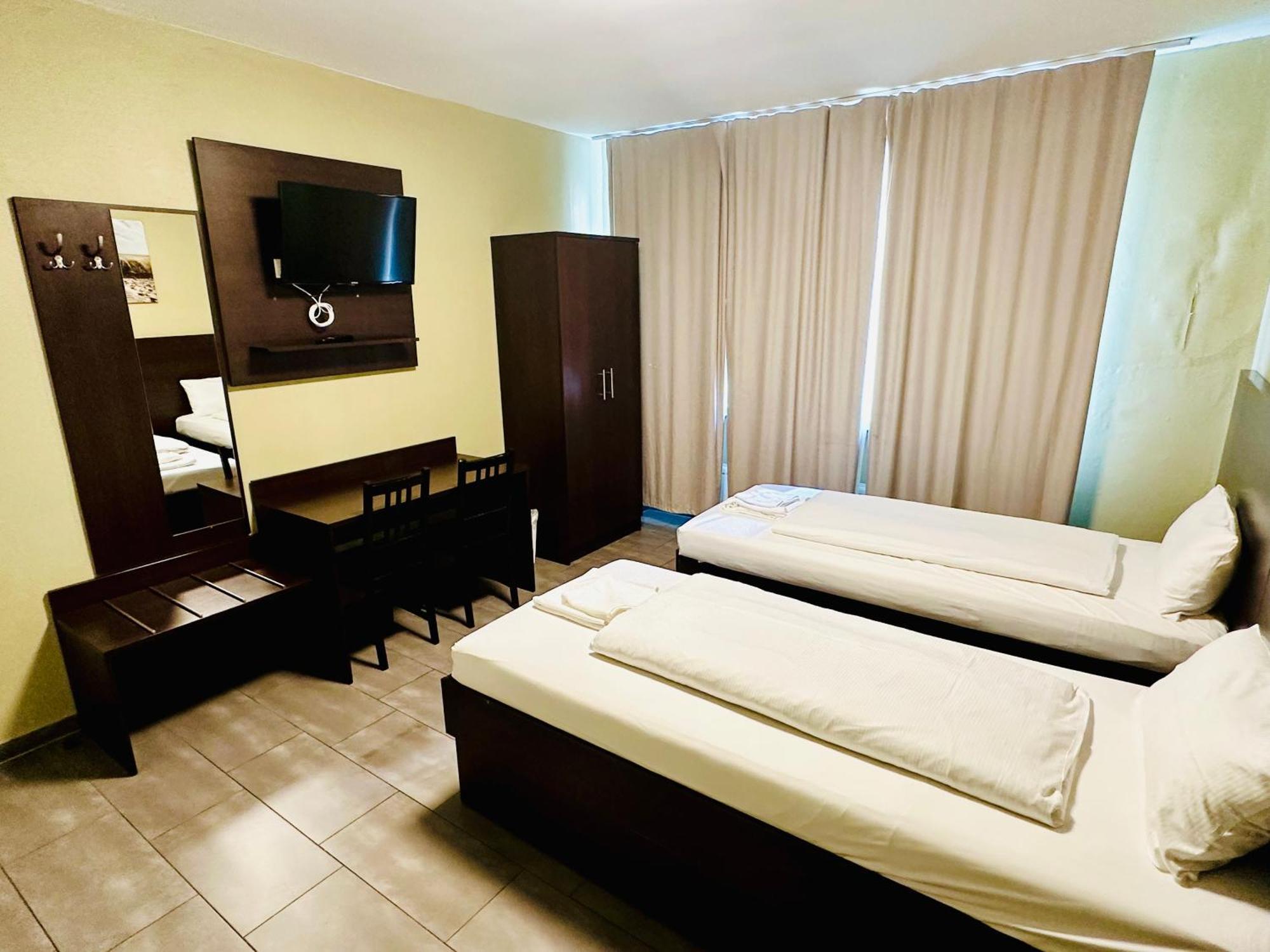Hotel City Star Francoforte sul Meno Esterno foto
