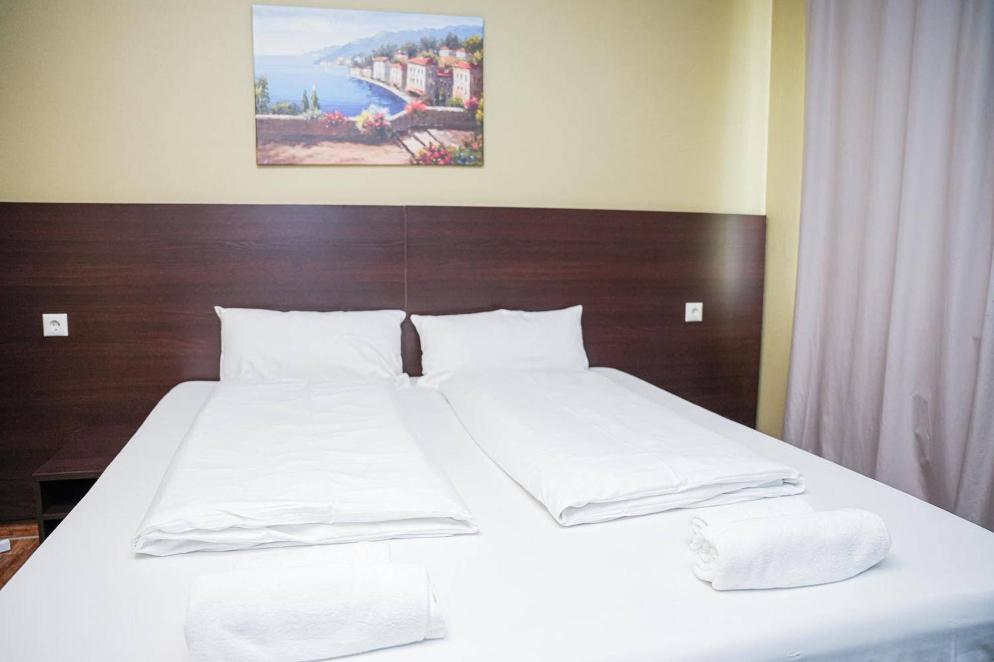 Hotel City Star Francoforte sul Meno Esterno foto
